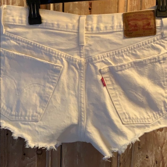 Perfectly Distressed White Levi’s Jean Shorts